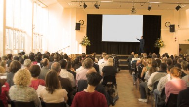 人気英語講師「安河内哲也先生」。どうして安河内先生の授業（講演）は生徒を惹きつけるのか？