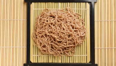 「蕎麦」の魅力や食べ方を英語で伝えられる？ざるそばやきつねそばなど様々な蕎麦にまつわる英語表現