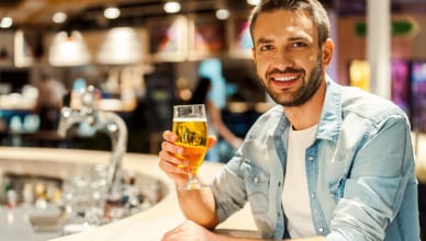 「やっぱりビールにしとく！」英語で「やっぱり」と言いたいときは？