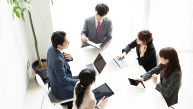 英語会議で司会者に抜擢されたら？司会進行や会議参加に使える英語フレーズ