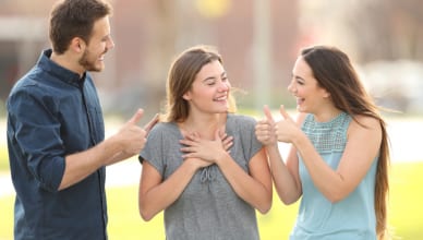 英語のコミュニケーションに褒め言葉は必須！英語で褒める表現20選